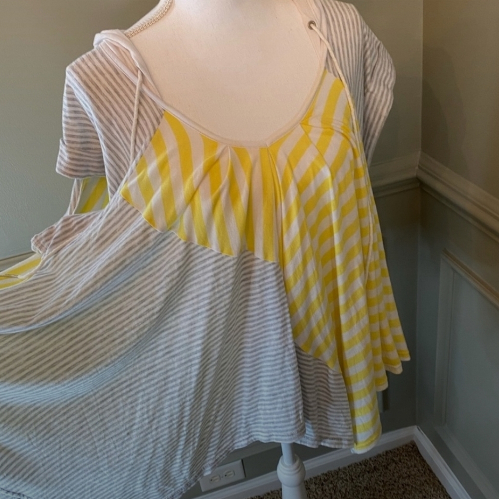 Free People short sleeved hooded top
